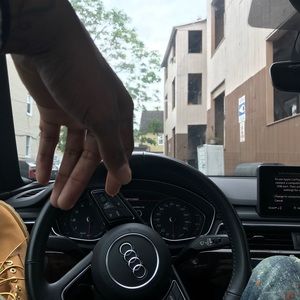 Meet your Posher, Carlos